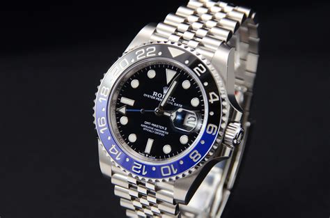 rolex gmt master 2 vs batgirl